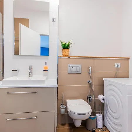 Nord One - Private Parking - 5 Minutes From Iulius Town